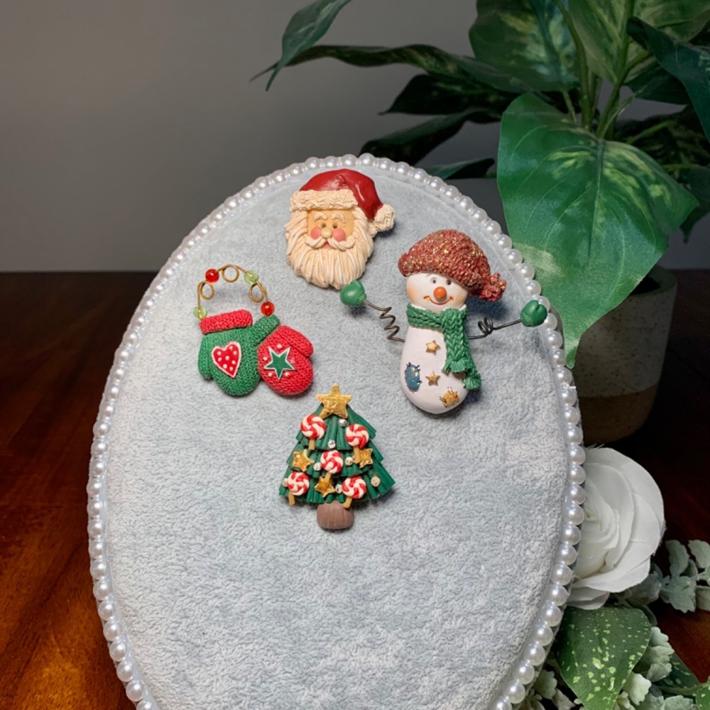 4 Holiday Christmas Brooches, Old World Rustic Style - Picture 8 of 11